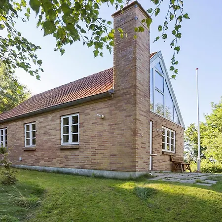 3 Bedroom Amazing In בית נופש Fur